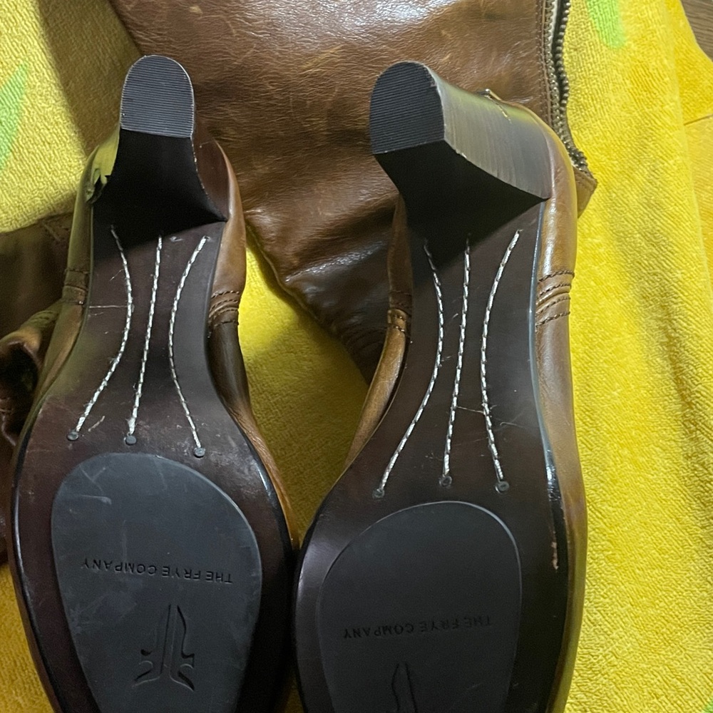 FRYE AND CO. Tan Heeled Boots extended calf - Picture 3 of 9